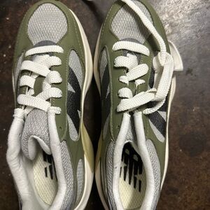 New Balance WRPD in Olive